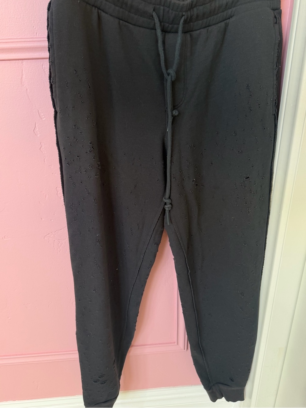 ALO Yoga Black Distressed Cropped Sweatshirt & Joggers Set - Picture 5 of 6